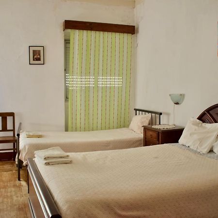 Residencial Tarouca Bed & Breakfast Fundão Exterior photo