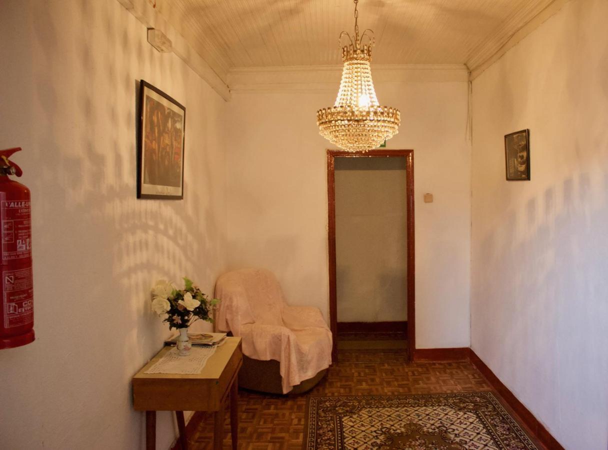 Residencial Tarouca Bed & Breakfast Fundão Exterior photo